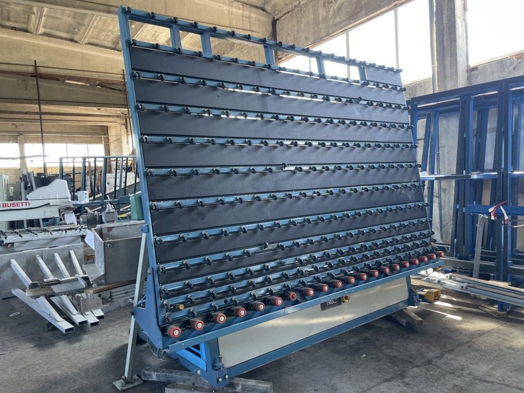 TRIULZI-IG – – Glass tilting and transport table